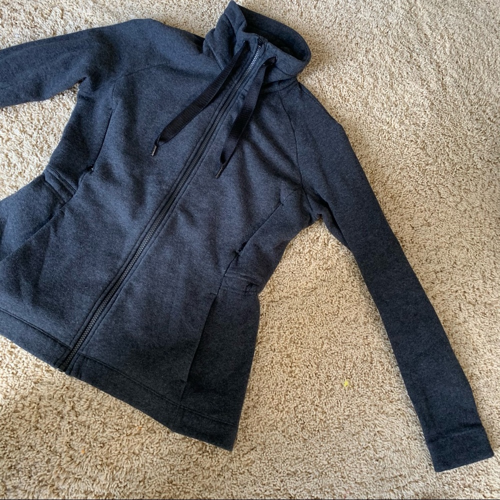 Lululemon jacket - Picture 3 of 11